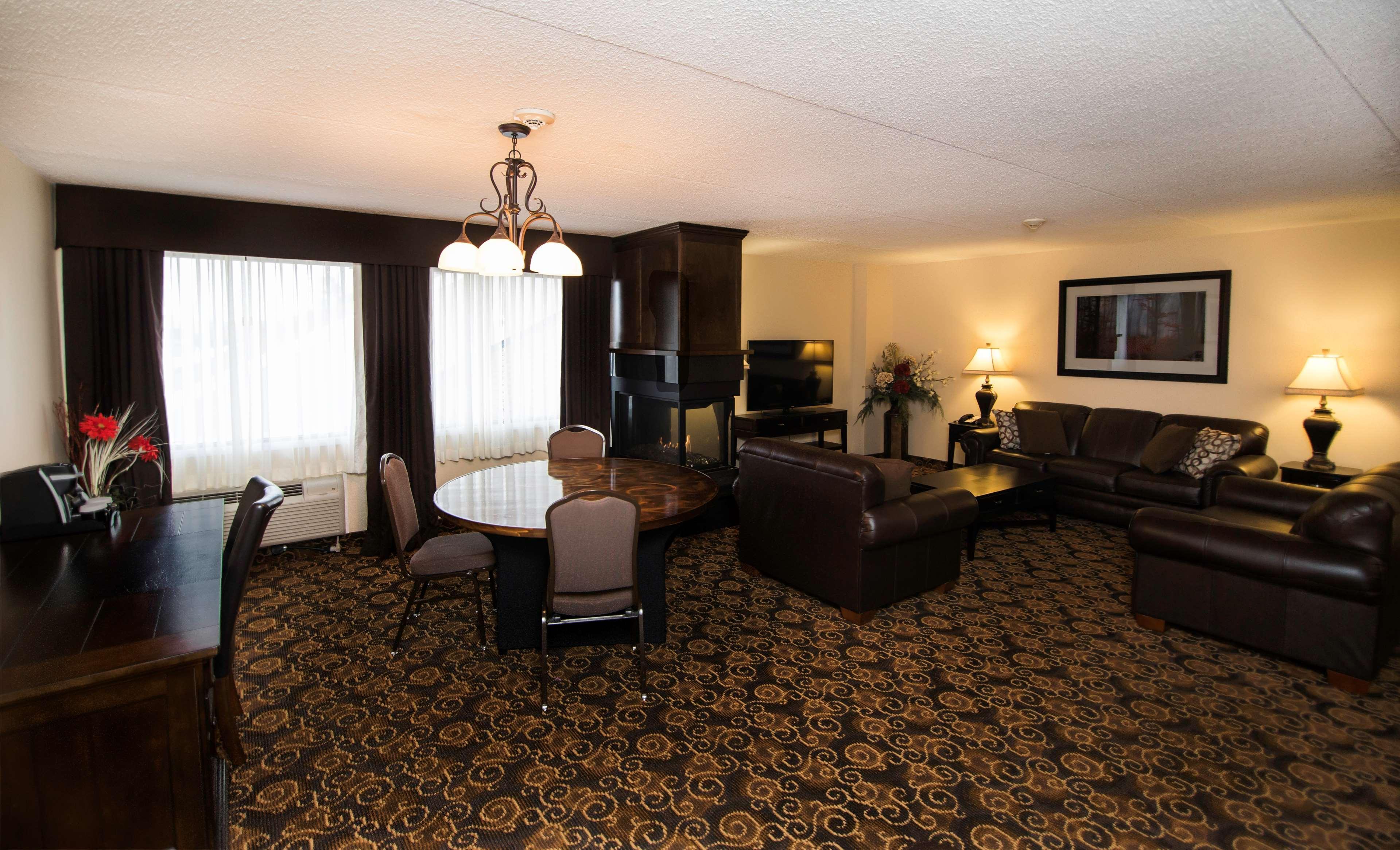 Best Western Plus Dryden Hotel And Conference Centre Екстериор снимка