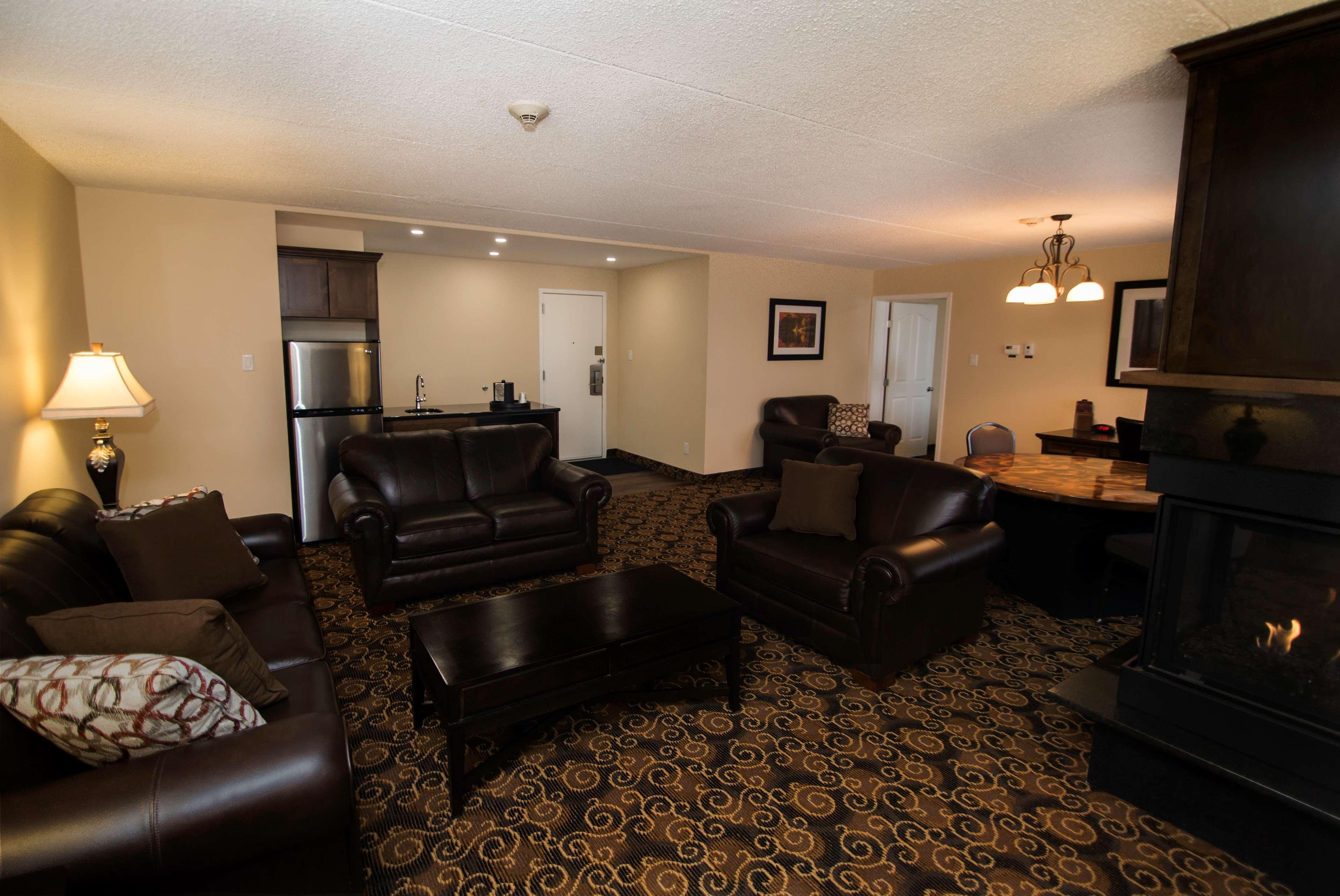Best Western Plus Dryden Hotel And Conference Centre Екстериор снимка