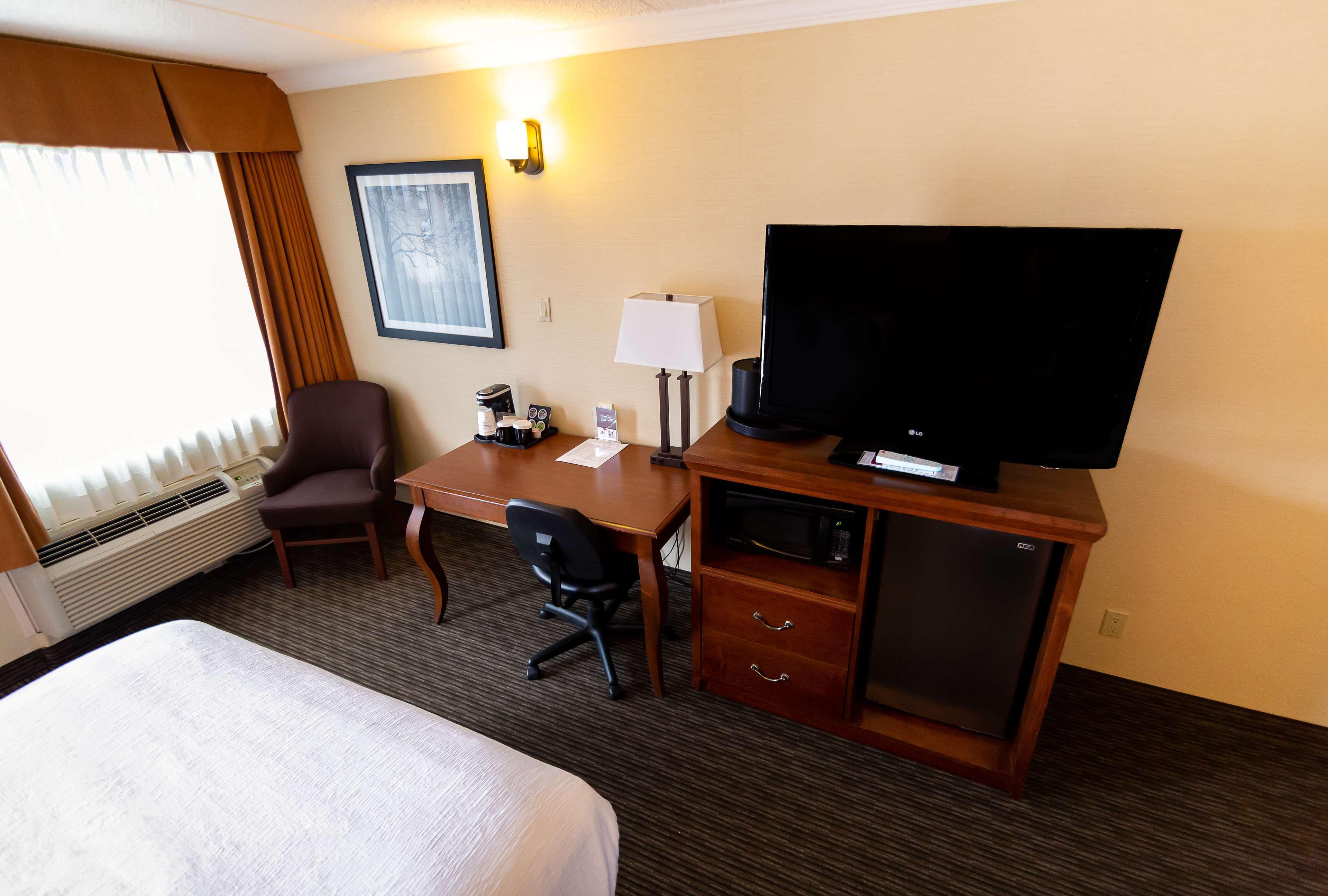 Best Western Plus Dryden Hotel And Conference Centre Екстериор снимка