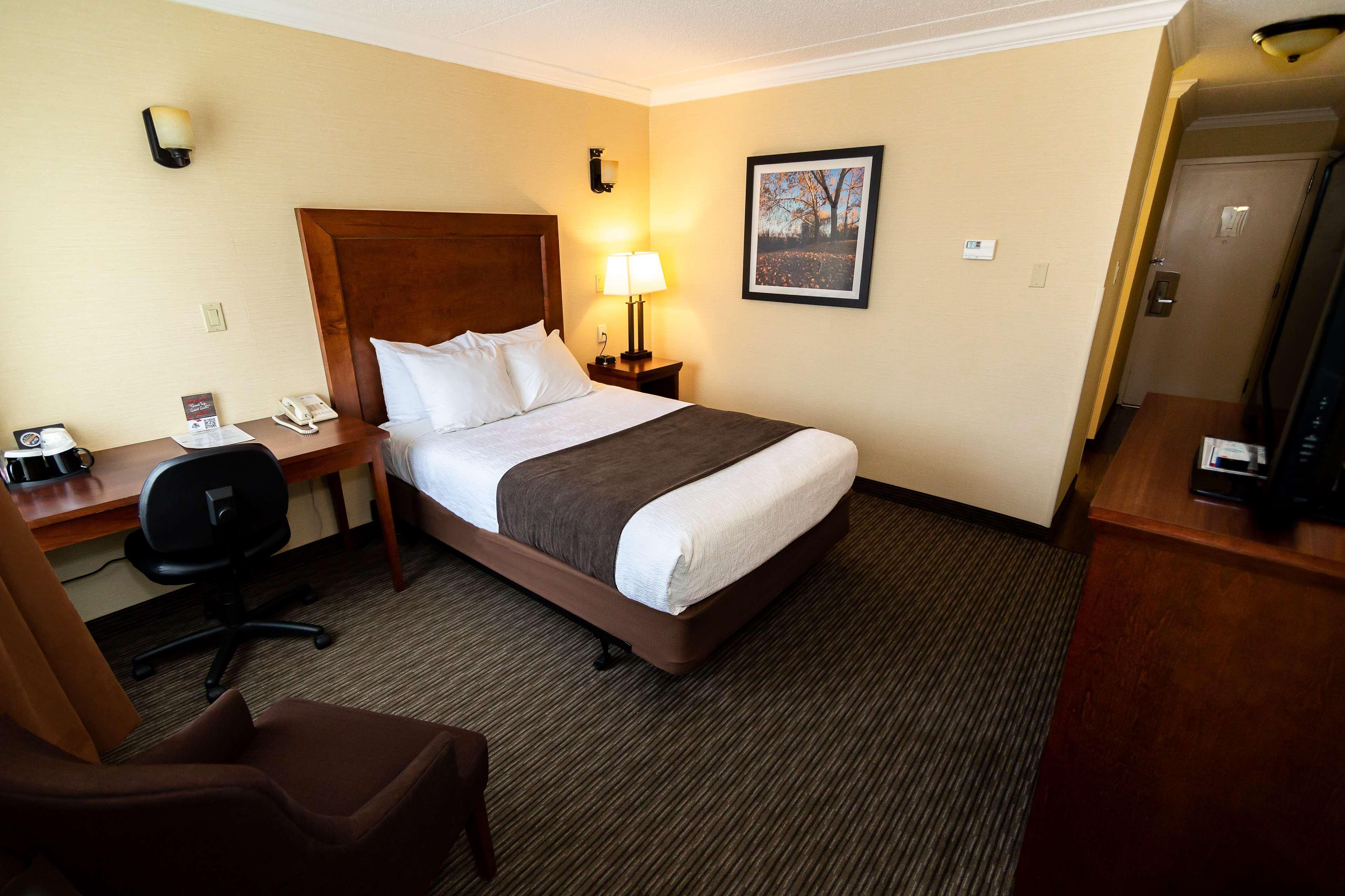 Best Western Plus Dryden Hotel And Conference Centre Екстериор снимка