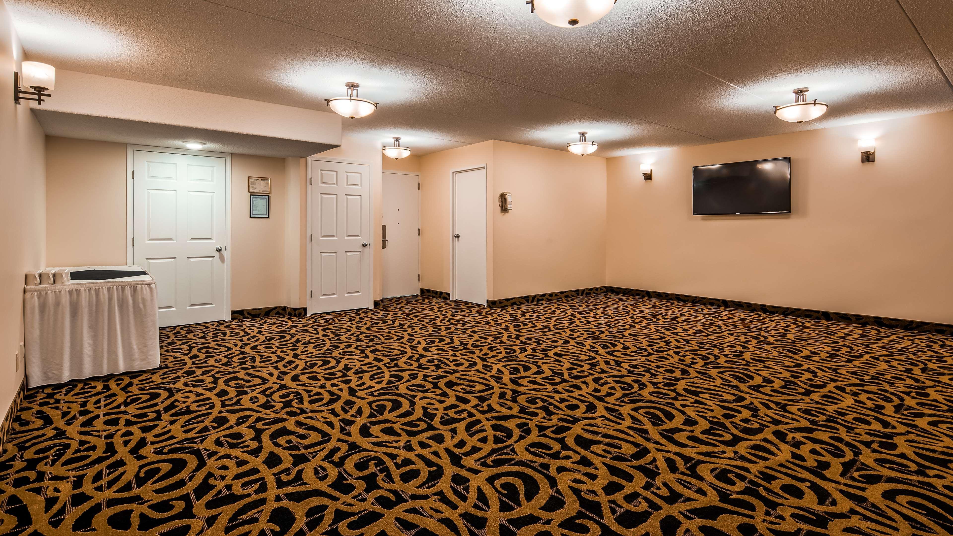 Best Western Plus Dryden Hotel And Conference Centre Екстериор снимка