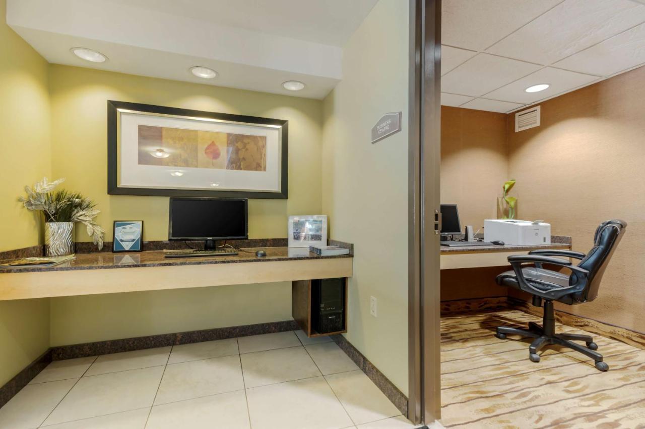 Best Western Plus Dryden Hotel And Conference Centre Екстериор снимка