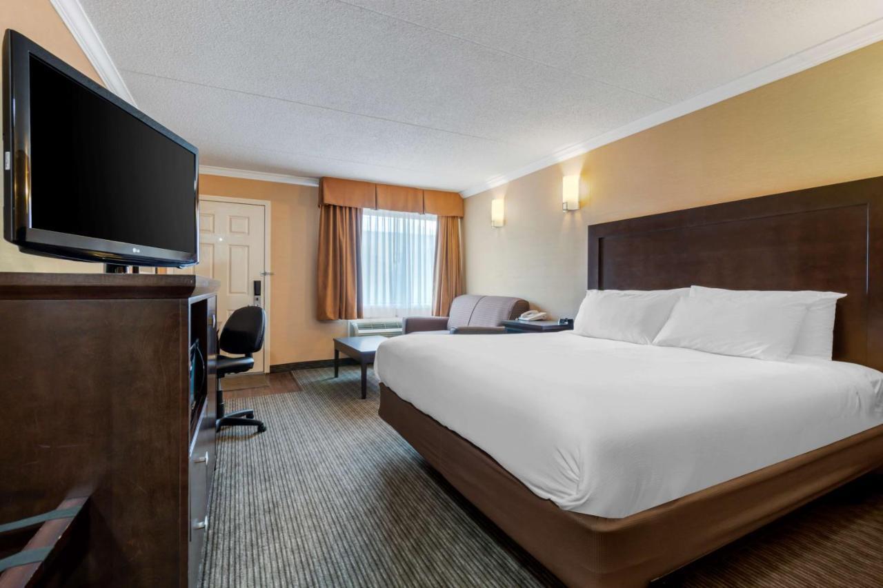 Best Western Plus Dryden Hotel And Conference Centre Екстериор снимка
