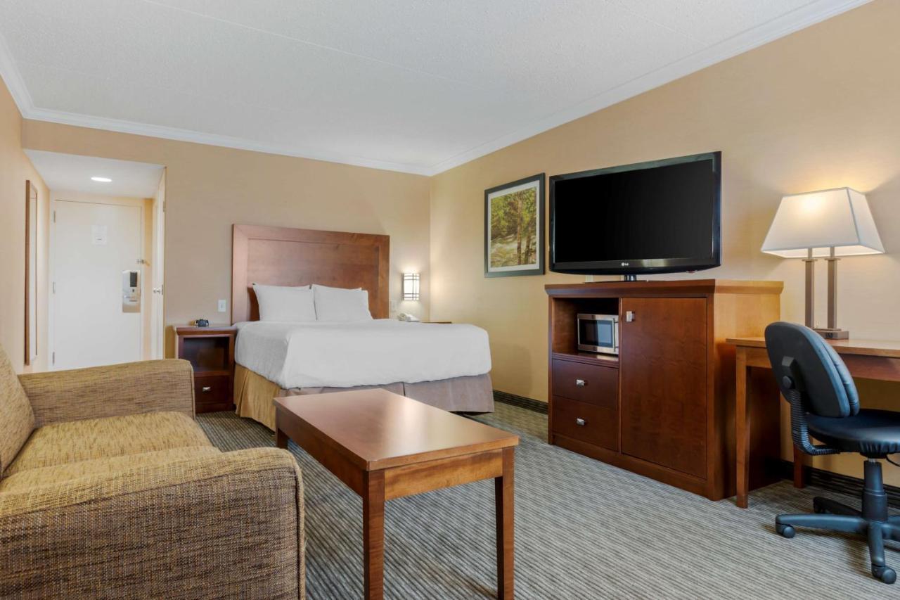 Best Western Plus Dryden Hotel And Conference Centre Екстериор снимка