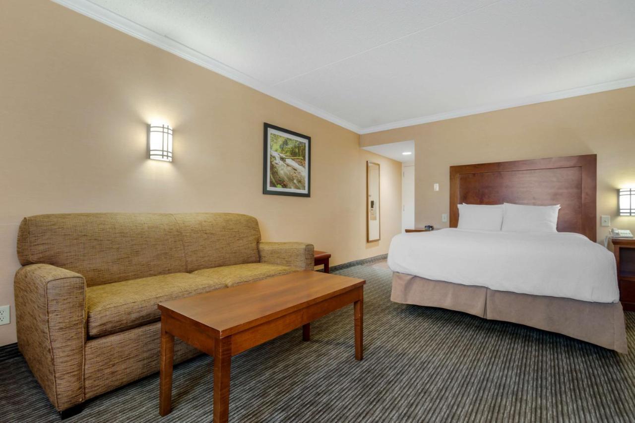 Best Western Plus Dryden Hotel And Conference Centre Екстериор снимка